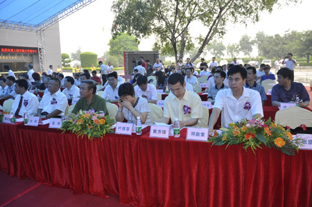 中国陶瓷行业首个院士工作站落户蒙娜丽莎发布会现场 中国陶瓷行业首个院士工作站落户蒙娜丽莎发布会现场